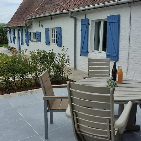 Au Chant Des Oiseaux Guest house
